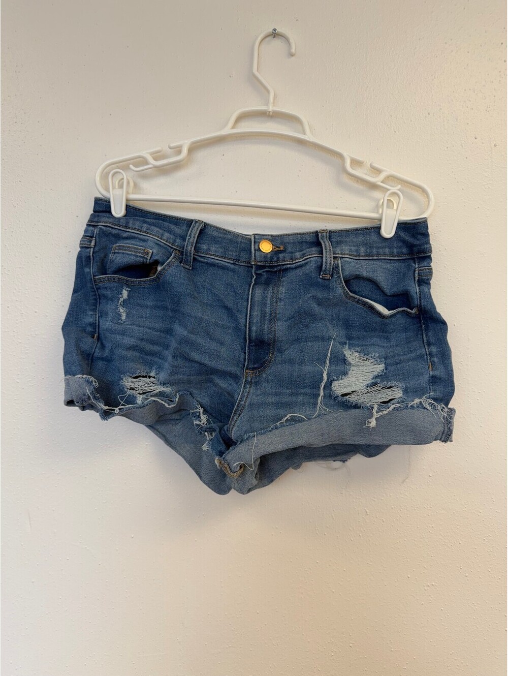 Universal Thread Distressed Denim Shorts Size 12
